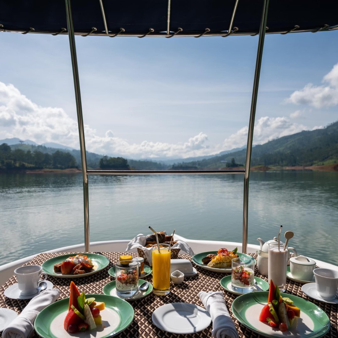 Resplendentcy's tweet photo. Our three resorts - Cape Weligama, Ceylon Tea Trails and Wild Coast Tented Lodge - have been included in Condé Nast Traveler's Readers’ Choice Awards 2023, in the ‘resorts’ category where voting is currently open.

Click here to vote https://t.co/TkIhTG6Sxl https://t.co/7oPlv502QF