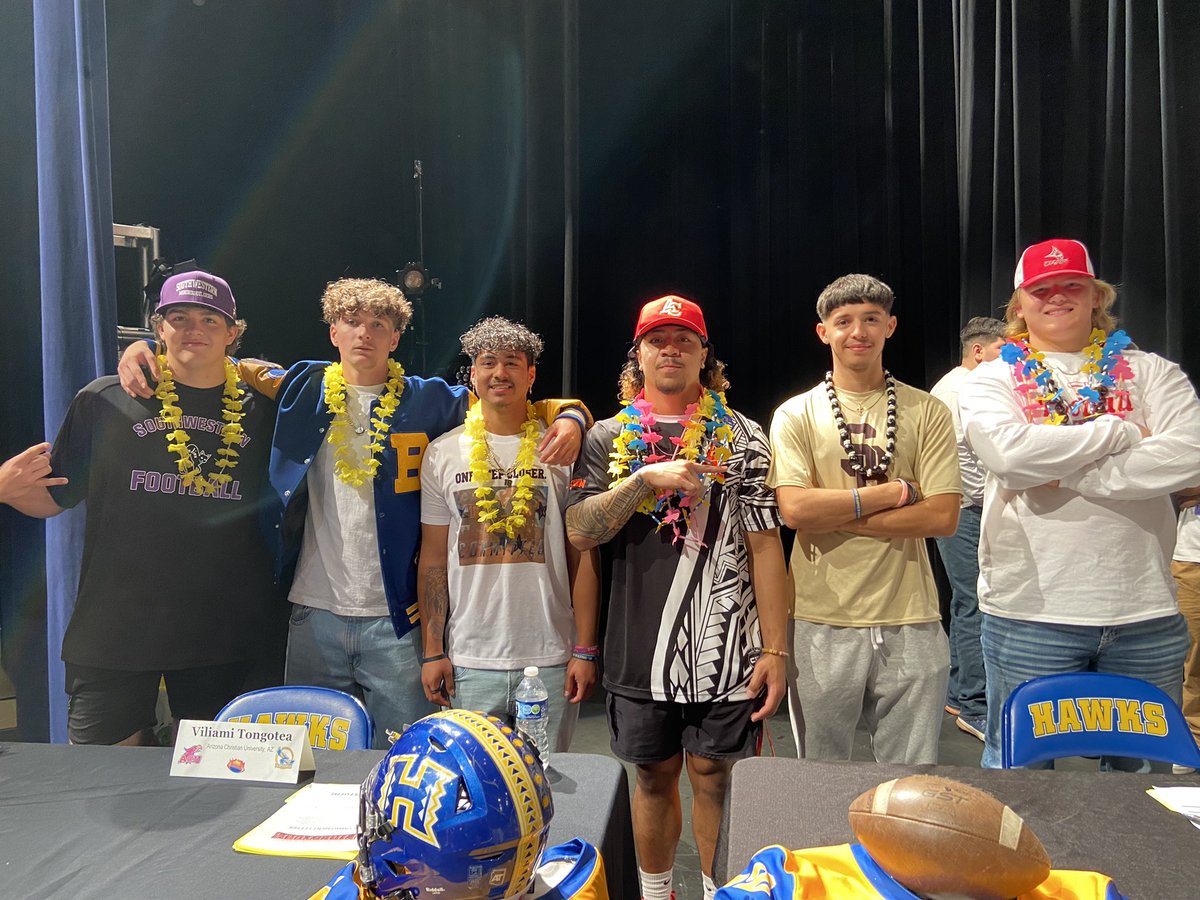 CoachPuniEllis's tweet photo. Congratulations to Brock Holt, Keegan Zaso, David Fresneda, Viliami Tongotea, Julian Ortiz, and Clay Jacobson! Buckeye Union Football Players committed to continue their education and play football in College. Proud of you fellas, and make Buckeye proud! https://t.co/AfhLMpEgKi