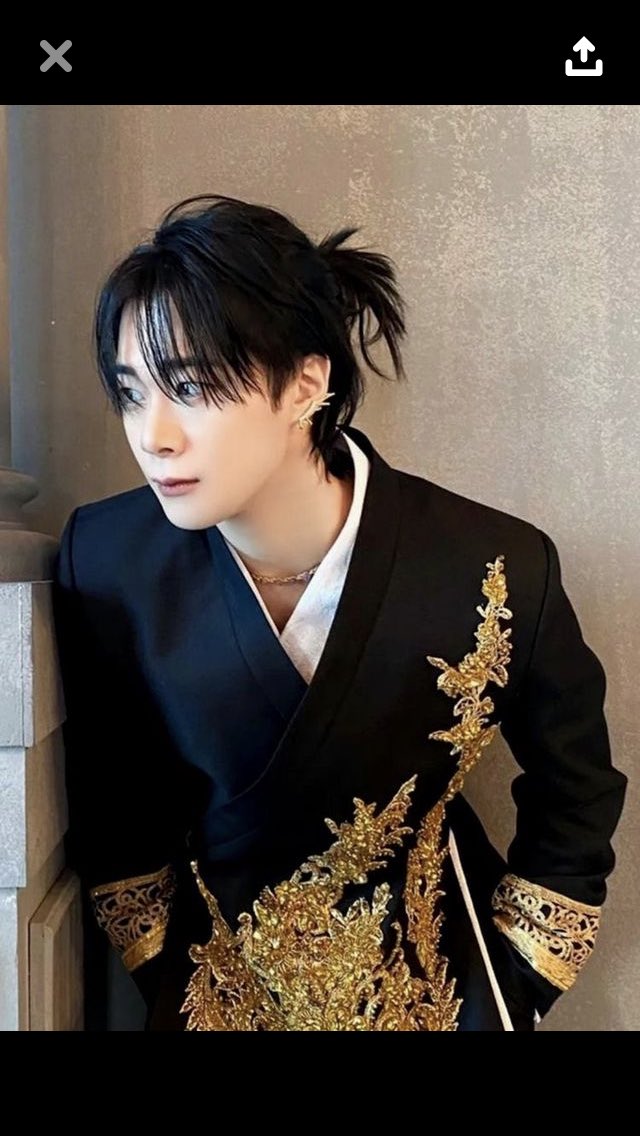 StRaWbE31095243's tweet photo. As a shawol and aroha my heart hurts deeply, but pls do not relate Jonghyun or anyone else’s passing to Moonbin. Let’s grieve and remember our moon as an artist, a singer, dancer, and an overall human being who we all love and will miss so dearly.🤍 #ilymoonbin #RIP_Moonbin https://t.co/ZtNTu4tIwV