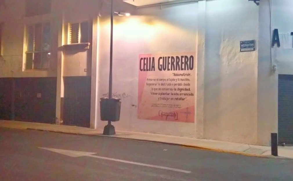 FragmentoI's tweet photo. Pero hay palabras que permanecen para volver a plantar la vida arrancada y trabajar en retoñar. A más de 2 años de este mural las palabras de @CeliaWarrior se conservan en las calles de Guadalajara. 

📸 de @RosalioJaime https://t.co/tuX3qjUpdB