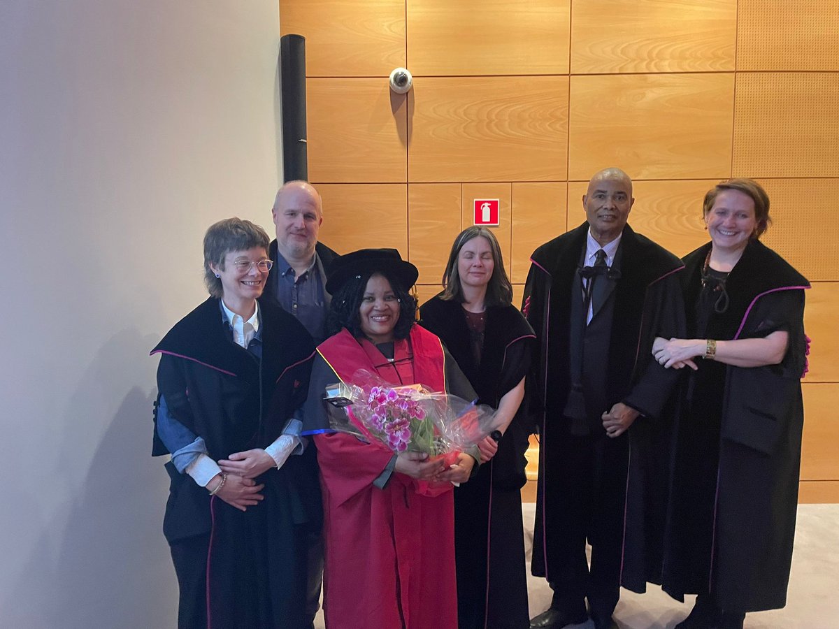 It is official!! PhD completed!!! Merci beaucoup Sandy 🙏❤️