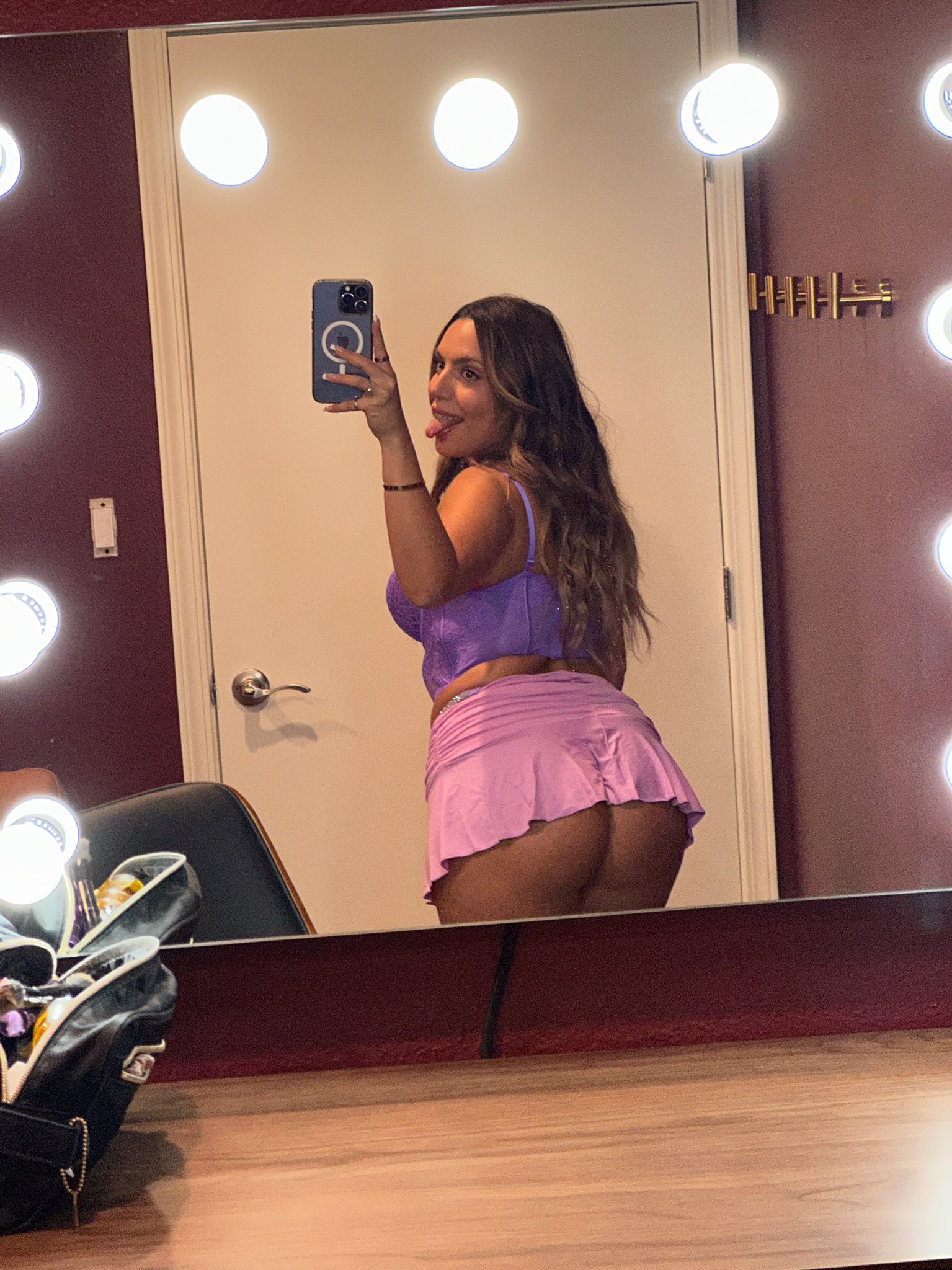 AraQueenBae on Twitter "cum poke me 👉🏼 https //t.co/SlJ0jhNkhV https