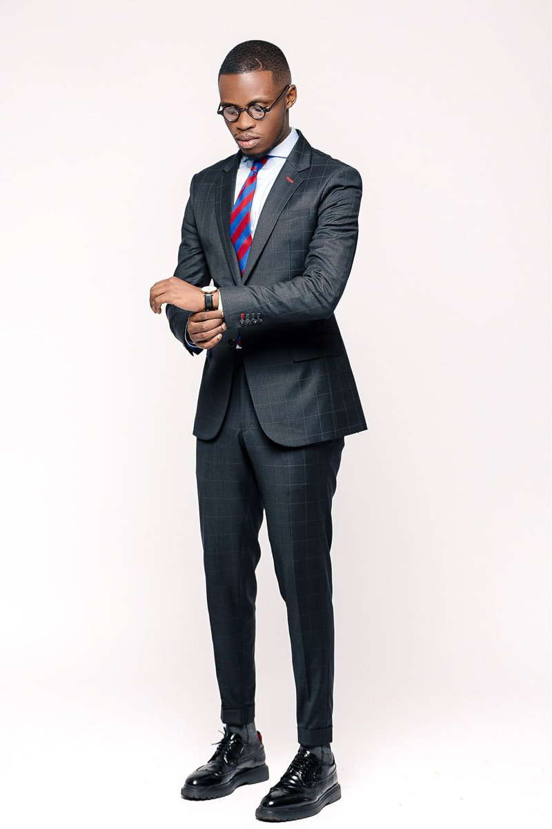 suit_luxe's tweet photo. You deserve a bespoke suit that's crafted perfectly for you. 🪡🧵 https://t.co/iRKPqw9zYC