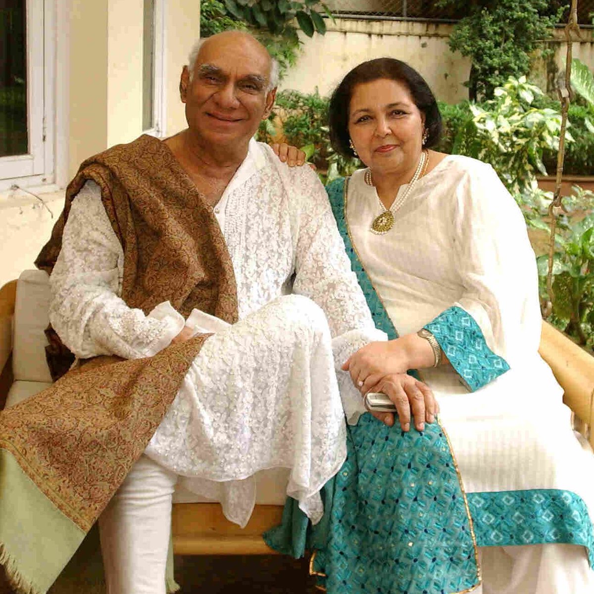 #PamelaChopra, mother of #YRF head #AdityaChopra and wife of late filmmaker #YashChopra, passed away at 85 in Mumbai on Thursday. Deepest condolences to the family and loved ones. Om Shanti.
#RIPPamelaChopra