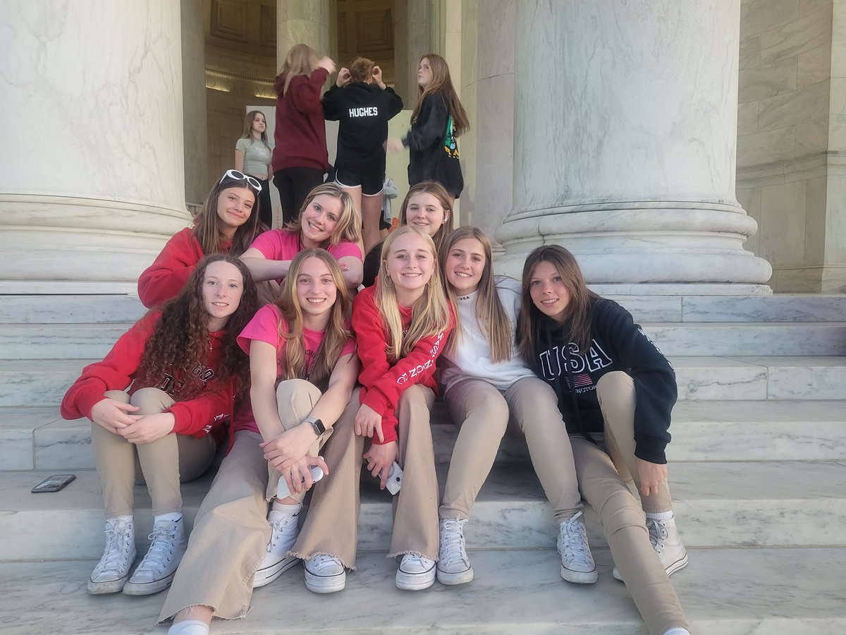 HatzOff2English's tweet photo. @PMSPelham 
@EDiscoveryTours @washingtondc #Memorial #schooltrip #makelearningreal #education #DC2023 https://t.co/YZKbEYPLeG