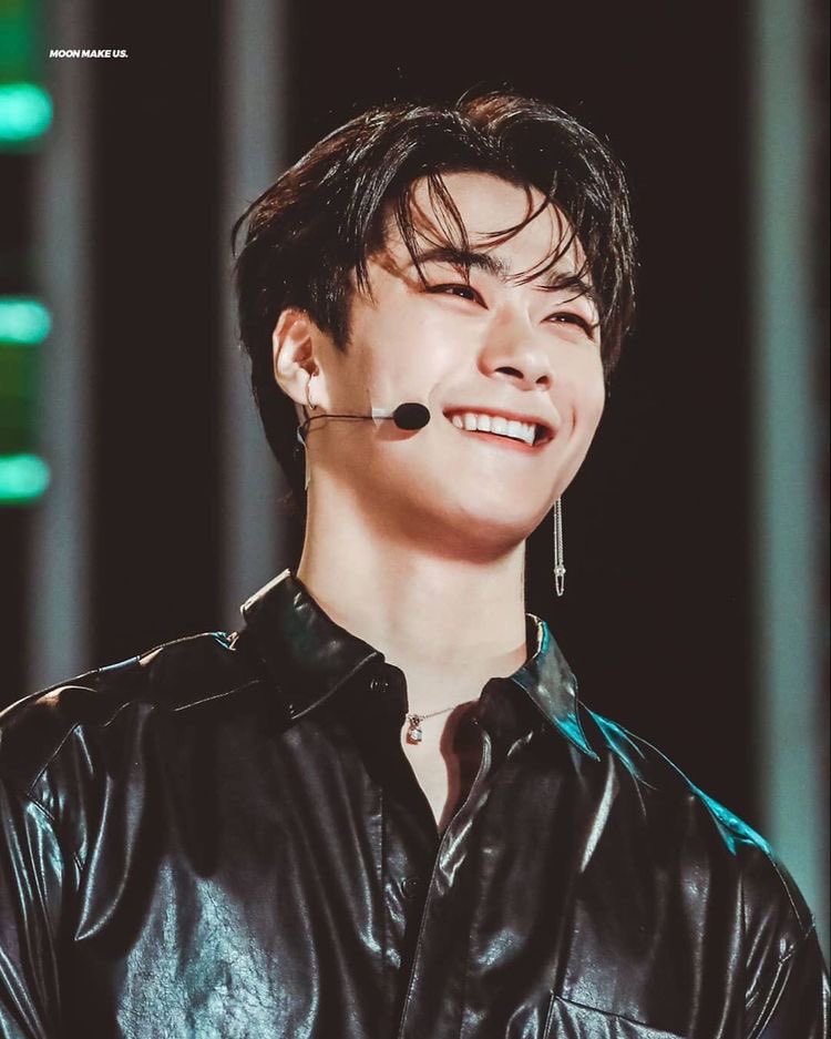 kkamjong_to's tweet photo. I’ve been I activate on this account but never when it comes to kpop in general. This news is breaking my heart! I’m not okay. he was so young close to my age, extremely close so it hits a lot harder for me, I can’t stop crying. I’m here for all #ASTRO fans #MoonBinWeLoveYou https://t.co/cX8Dg0Qb4A