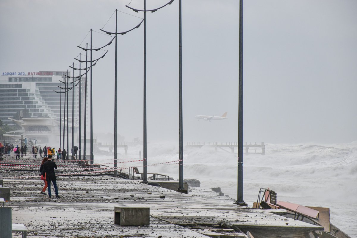 How the Hotter Weather is Affecting Chicago
As the weather gets hotter in Chicago, residents find that the city,
#EidUlFitr #WeatherUpdate #Survivor #Snowfall #zonauang #XiaoZhan #vunzigewoensdag #mnwild 
#عيد_الفطر_المبارك 
hubweather.com/2023/03/heatin…