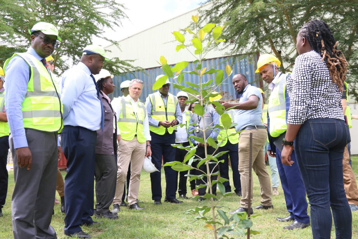AlexKWachira's tweet photo. Plans to host the German chancellor at Olkaria early next month are in high gear. This morning, we hosted a team from the Federal Foreign Office led by Mr. Felix Schwarz, the Deputy Chief of Protocol on a tour of the site. 🇰🇪🇩🇪 https://t.co/rDLZt86EMP