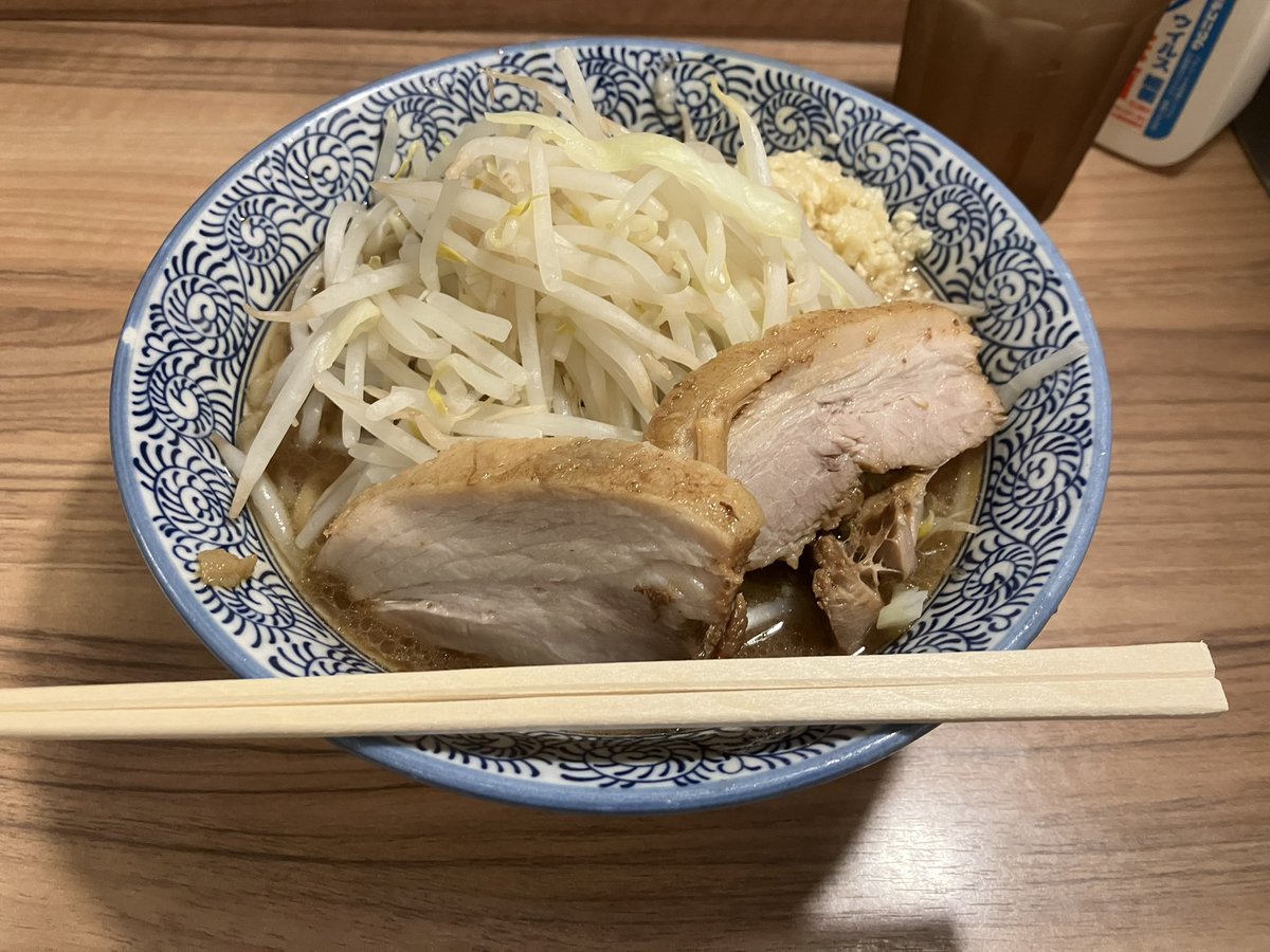 baniru0906's tweet photo. 初めての二郎系
美味しい https://t.co/8dfSgoYCfR