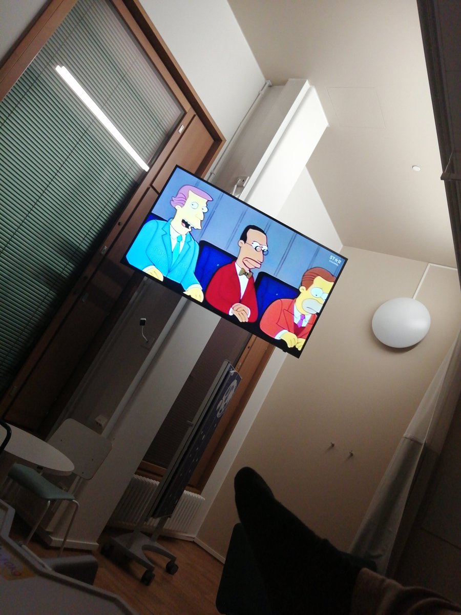 M04Male's tweet photo. Im at the hospital, because doctors told me i have meningeal pressure increase or something like that.. https://t.co/4BlfVavvub