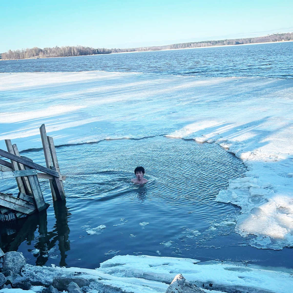 mapint04's tweet photo. ICE swimming 🥶

#iceswimming #finland #suomi https://t.co/vspxl9bTsK