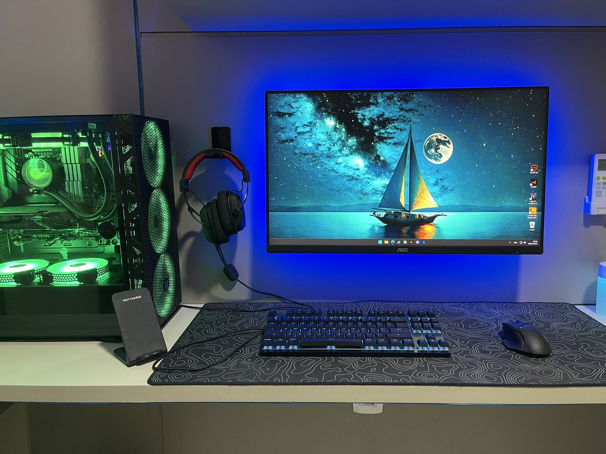 MichellCosta10's tweet photo. @lockgamer_ 
#SETUPLOCKGAMER 

Asus B660M-PLUS tuf gaming
I5 12400f
Rtx2060
32gb de ram
Water cooler 240mm ryse mode
Mouse Razer Basilisk sem fio
Teclado motospeed sem fio 
Monitor aoc hero 144h 27”
Headset Redragon Hero https://t.co/g83U9N3dys