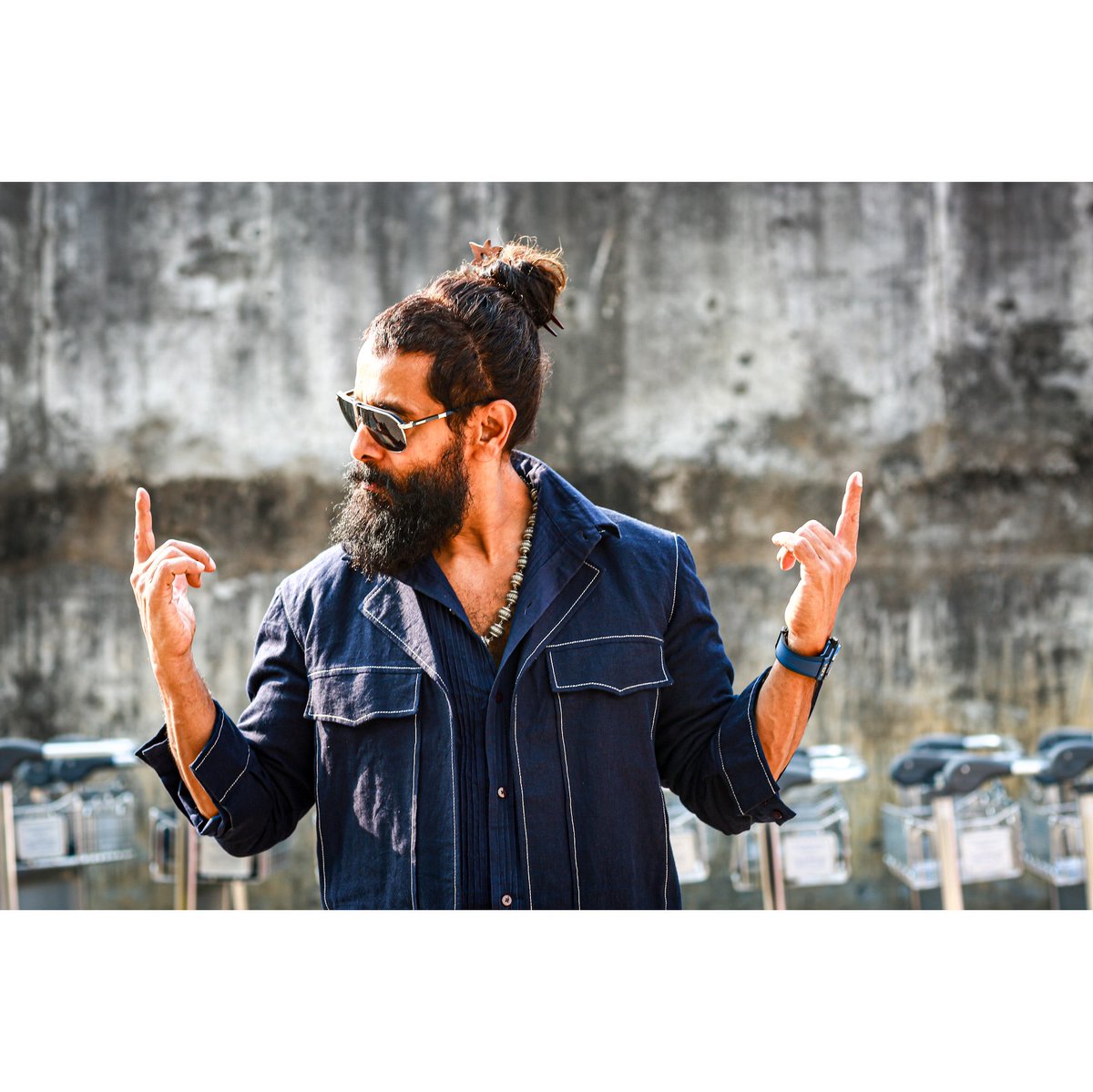 chiyaan's tweet photo. #ps2 #ps2tour hi Kochi. Sugham thannae? https://t.co/qXqN2CaVKh