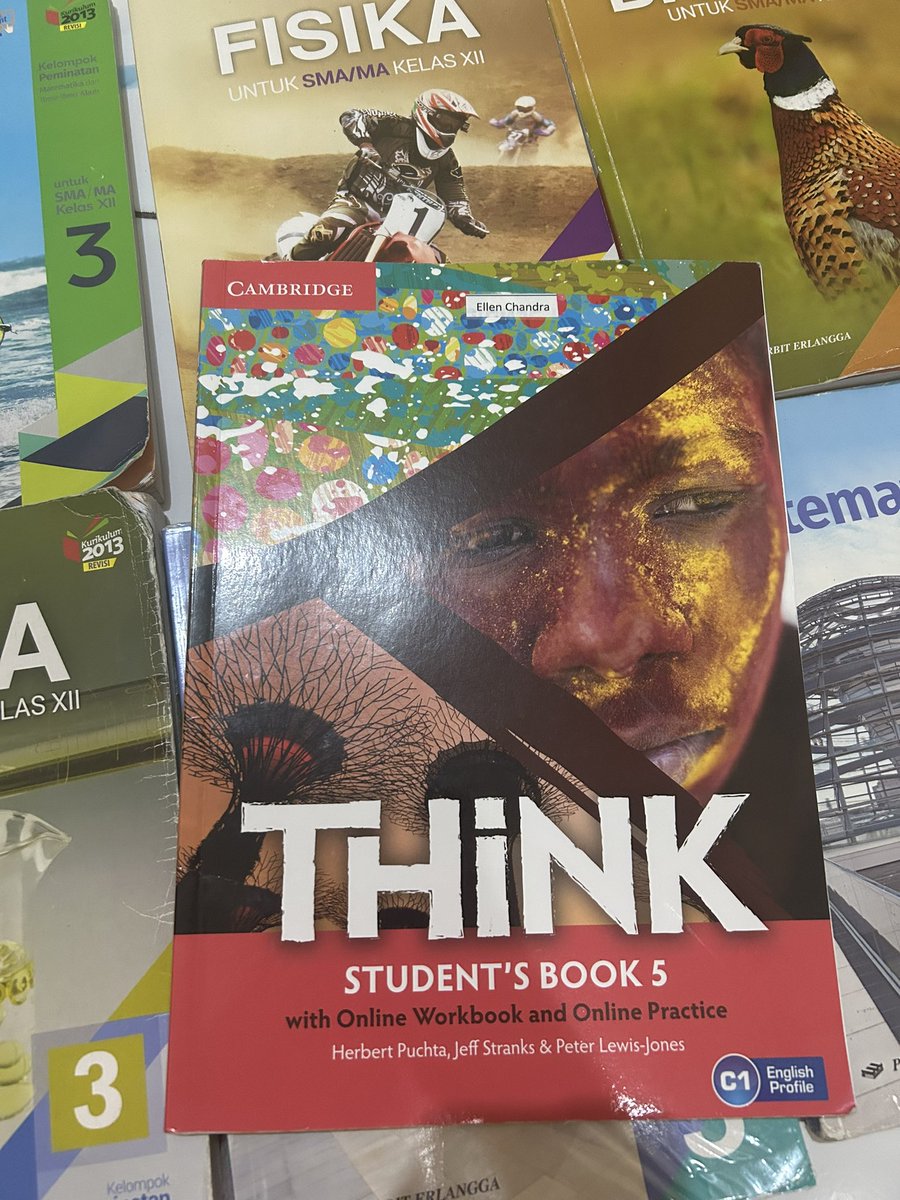 twinkleboba's tweet photo. WTS preloved buku SMA kelas 12 jurusan IPA 
#studytwt #ambistwt #studylog #zonauang https://t.co/TJosqPEE9O
