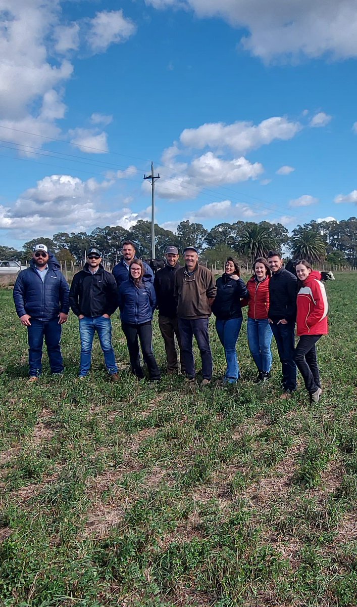 Agradecemos a las familias Geymonat y Klassen que generosamente abrieron sus porteras para recibir la delegación de técnicos de Castrolanda, a quienes tenemos el gusto de recibir por estos días.