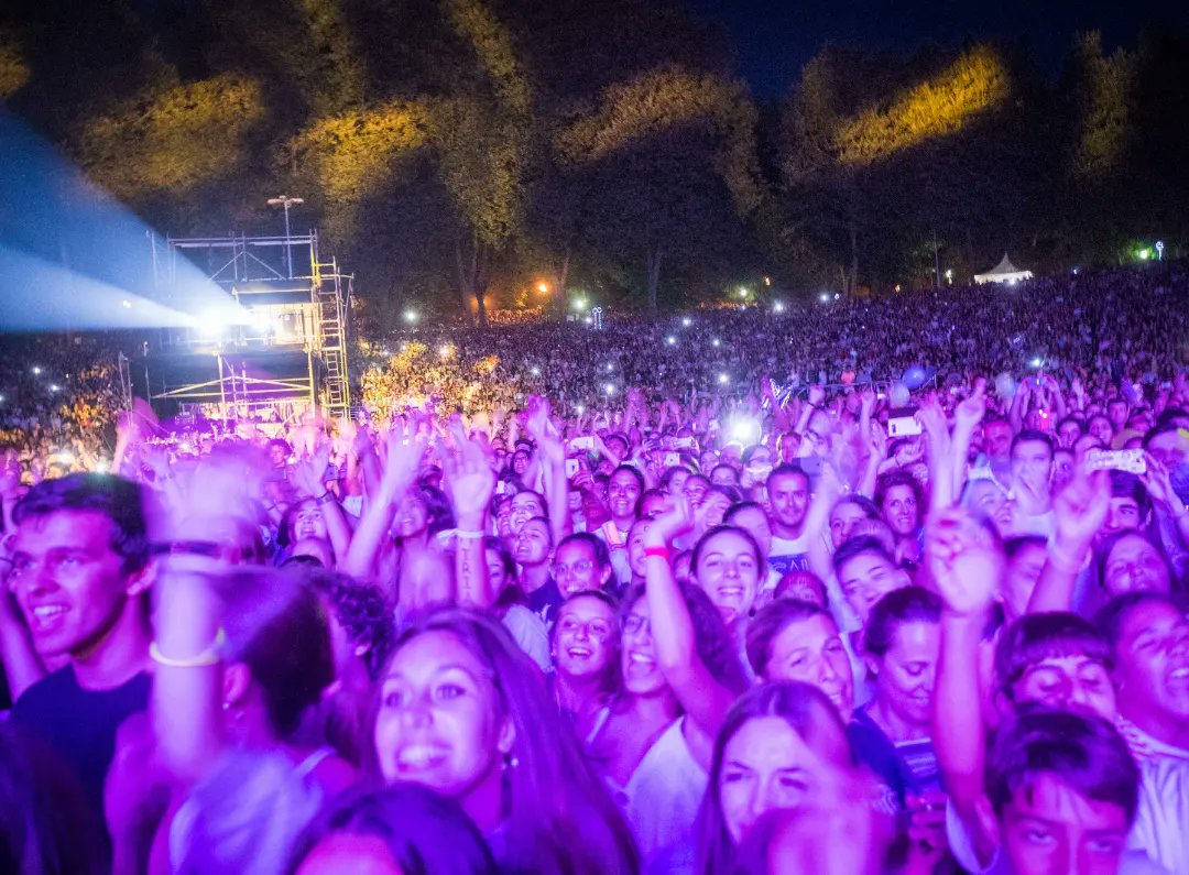 abelcaballero's tweet photo. ¡Beret se suma al cartel de Castrelos el 5 de agosto!
El gobierno de Vigo inicia la contratación del concierto del artista sevillano. https://t.co/8CqNcLlbHV