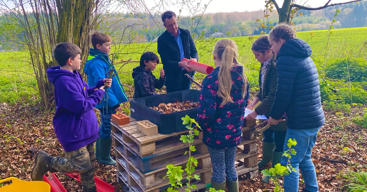 lundyprojects's tweet photo. 🚛 #TeamLundy collaborated with @St_Katharines with a competition to design one of our new Lorries on the theme of sustainability

🐞 We visited the school to award the winner, Finlay with an iPad and to build bug hotels around the school grounds as prizes

📸: @MarlboroNews https://t.co/Oi4nTLhWIX