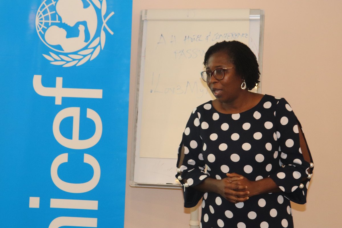 CHRAJGHANA's tweet photo. The National Steering Committee tasked to Develop a National Action Plan on Business and Human Rights in Ghana met Young advocates to discuss how businesses impacts the lives of the youth and to solicit their inputs into the NAP.
Supported by @UNICEFGhana.  
📸#CHRAJ #BHR https://t.co/yVmEEVI8CI