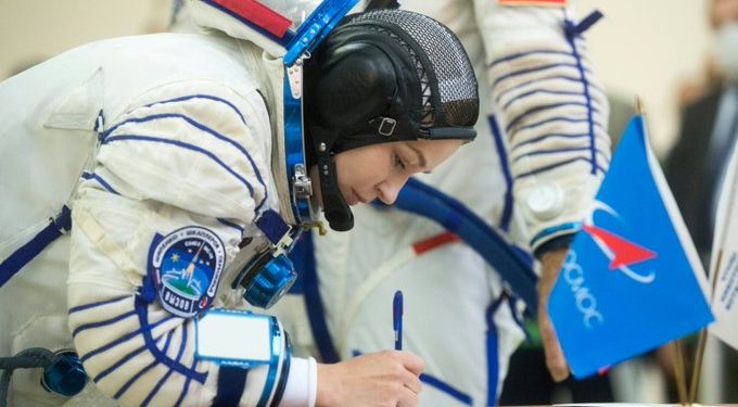 BritishHeraldUK's tweet photo. First Feature Film Shot In Space Released By Russia
Click and read more:
https://t.co/qBs9cKQpDS
#TheChallengeMovie #RussianSpaceFilm #FirstFilmShotInSpace #YuliaPeresild #KlimShipenko #InternationalSpaceStation #SoyuzSpacecraft #VladimirPutin #MissionImpossible #TomCruise #NASA #elonmusk #SpaceX #HollywoodVsRussia #StandoffWithTheWest