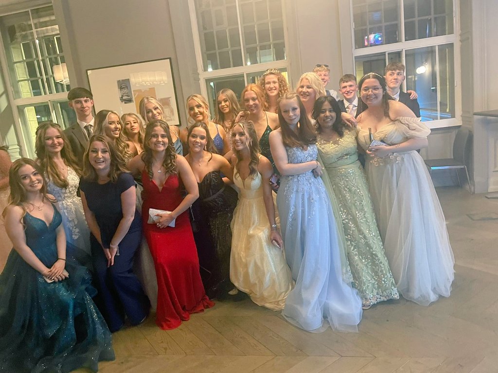 Duncanrig_Bio's tweet photo. What a fabulous night at the @DuncanrigScndry prom. This lot will be sorely missed. Our AH classes, my Millport group and my lovely ambassadors ❤️ You'll all be amazing! https://t.co/gS0YyKdFkO
