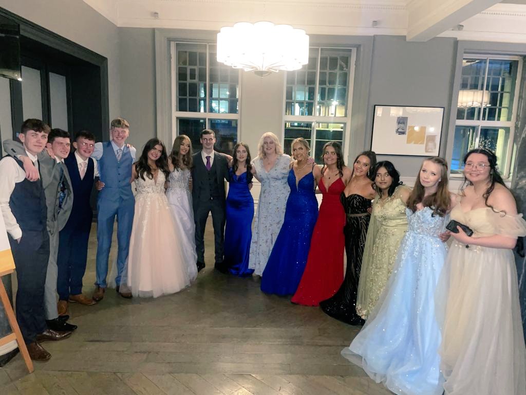 Duncanrig_Bio's tweet photo. What a fabulous night at the @DuncanrigScndry prom. This lot will be sorely missed. Our AH classes, my Millport group and my lovely ambassadors ❤️ You'll all be amazing! https://t.co/gS0YyKdFkO