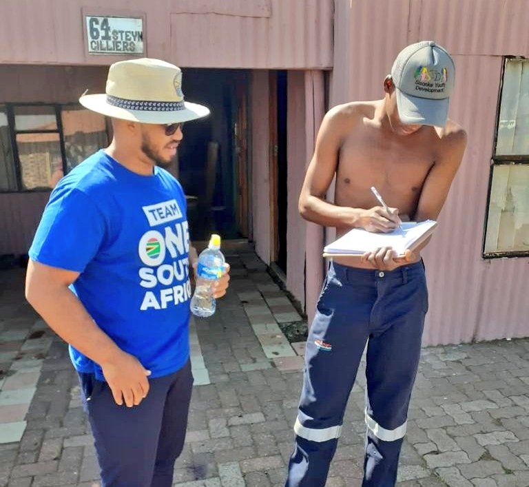 DA_Mpumalanga's tweet photo. 📌Charl Cilliers
#BluWave in Govan Mbeki Constituency ( Charl Cilliers)
#TheDAgetsThingsDone
#VoteDA2024 https://t.co/iv9S6y7Txy