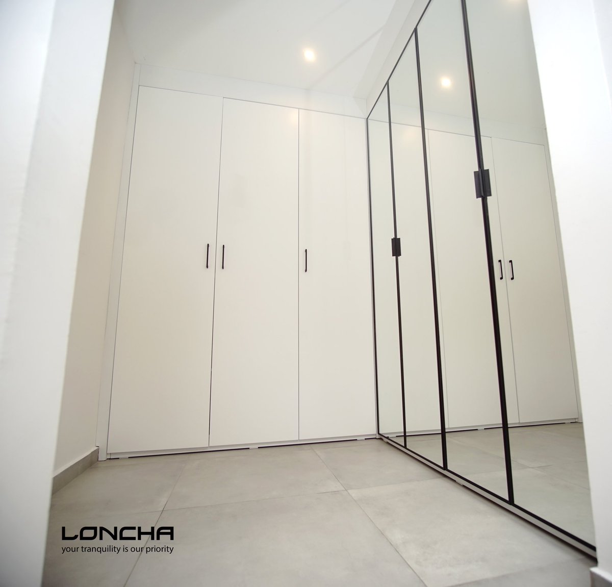 TheRealBolaRay's tweet photo. Space is never wasted when it comes to having such an elegant and refined white wardrobe that is unmatched and certainly leaves you with a sense of calm and peace.
Call or Whatsapp us on 050 658 5101
#loncha #interiordesign #interiordesigninghana #luxurydesign #luxurywardrobe https://t.co/kO4kSfFCLG
