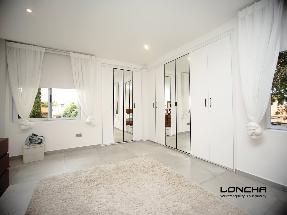 TheRealBolaRay's tweet photo. Space is never wasted when it comes to having such an elegant and refined white wardrobe that is unmatched and certainly leaves you with a sense of calm and peace.
Call or Whatsapp us on 050 658 5101
#loncha #interiordesign #interiordesigninghana #luxurydesign #luxurywardrobe https://t.co/kO4kSfFCLG