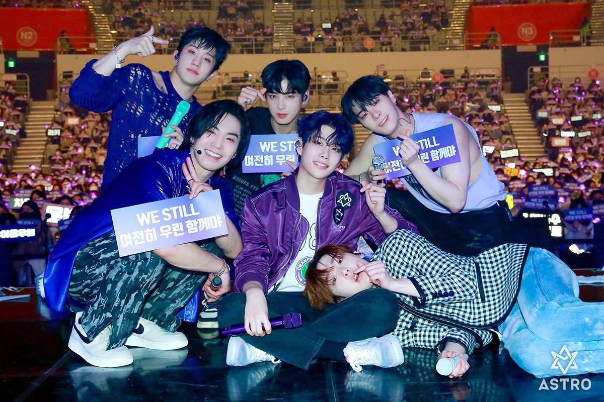 Who would've thought that this will be astro's LAST ot6 pic💔

Rest in love, moonbin