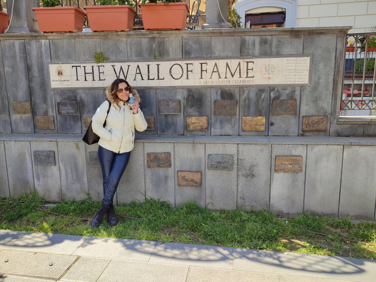 Agnese1979's tweet photo. The Wall of Fame #walloffame #fame #famous #vip #vipoetry #poetry #agnesemonaco #vicoequense #napoli #sscnapoli1926 #mascotte #sun #campania #campaniadavivere #thewalloffame #socialworldfilmfestival #italianpoet #italianwoman https://t.co/xy55u0eRV7