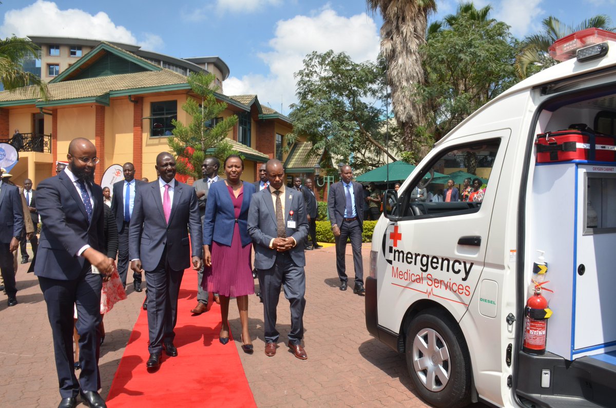 EMS_Kenya's tweet photo. It was an honor to host H.E President @WilliamsRuto inside one of our state-of-the-art advanced life support ambulances during his visit to the @KenyaRedCross. 

As the leading provider of emergency medical services in Kenya, we take pride in operating 128 ambulances to serve... https://t.co/NJHO1mbEtr