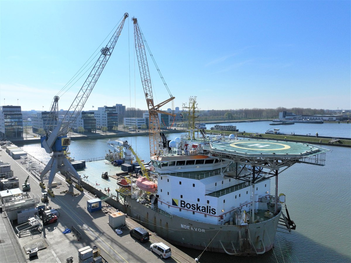 ASteiner's tweet photo. Another major step forward in the @UN plan to #StopRedSeaSpill: @UNDP and @beleefboskalis conclude operational plan & agreement to implement transfer of oil from decaying #FSOSafer to Nautica.
We are proud to work w/leading experts on #OperationFSOSafer
https://t.co/SijVkniuWk https://t.co/8BibFKW5tQ