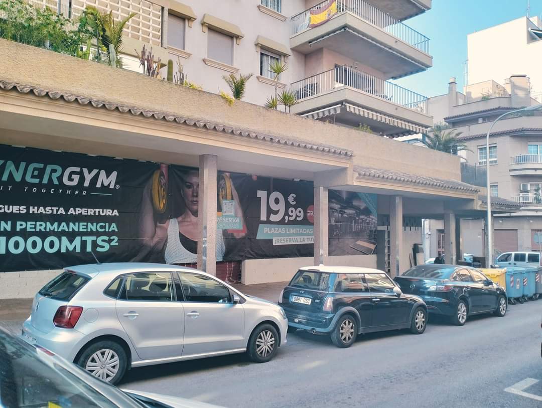 SomSerralta's tweet photo. Fa anys que des de Som Serralta lluitam per millorar la situació de les galeries d'Emili Darder/Bover/Valldargent. 

El barri està cansat de brutor i degradació i així ho hem denunciat sempre. Ara veim que hi ha novetats: esperam que sigui un canvi en positiu, que fa molta falta! https://t.co/UiqQFOZvDO