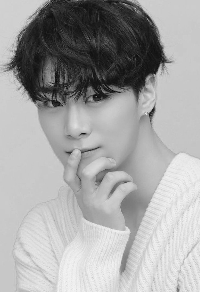 lizbl1897's tweet photo. Desde ayer he llorado tanto y es increíble como mis lágrimas no se detienen, he dormido unas cuantas horas y sigo negándose a creer que tu sonrisa se apagó 💔💔💔💔🖤🖤🖤🖤

#MoonBinWeLoveYou 
#AROHA 
#ASTRO 
#MOONBIN https://t.co/IrwVzHdd1L
