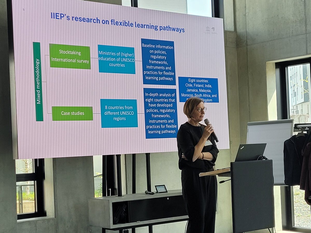 Research of @unesco_iiep on #flexiblelearning pathways, available at iiep.unesco.org/en/our-experti…, presented by <a href="/MartinMichaela6/">Michaela Martin</a> at #seamlesslearningcon