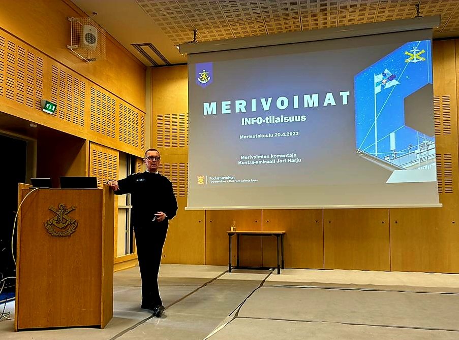 JoiHau's tweet photo. Erinomaiset keskustelut @merisotakoulu henkilöstön kanssa ajankohtaisista asioista.
Kiitos aktiivisuudesta #MERISK https://t.co/bUzeqQmOLA