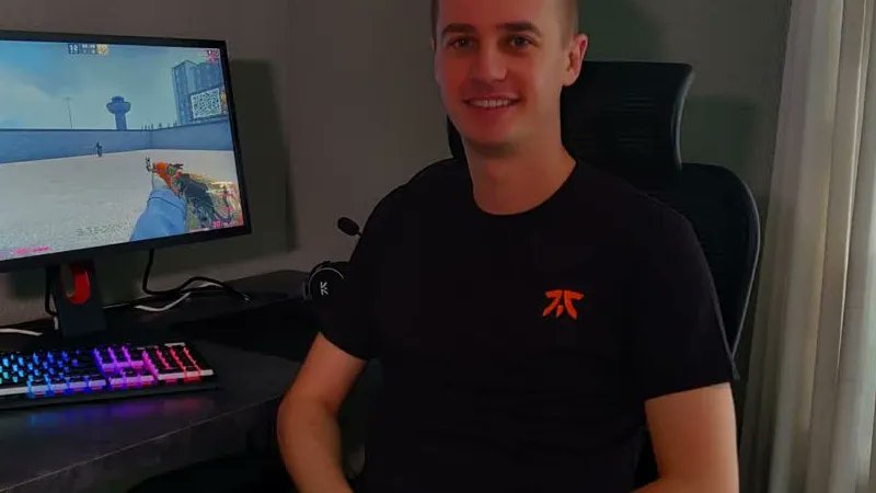 TreurRene's tweet photo. #Fashr #esports #CSGO #trots #REGIO8
https://t.co/CMf7OMOhyu https://t.co/sDnssEfLsT