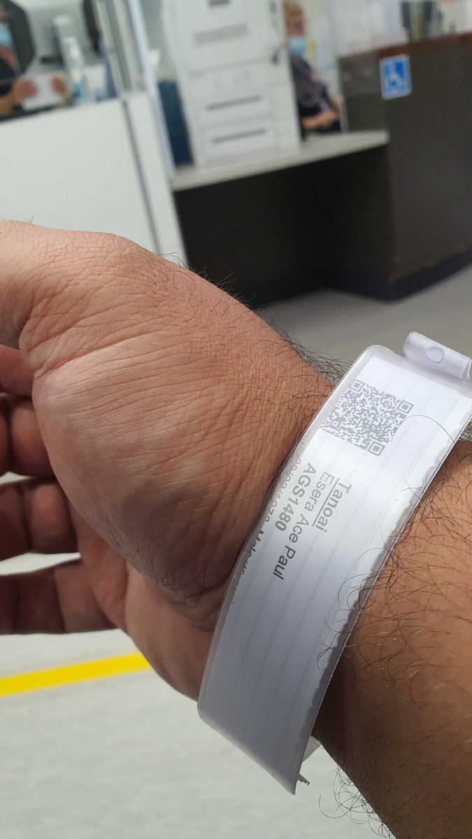 morphiEz's tweet photo. Eediot.
Cotton bud goes in ear.
Cotton stuck in ear.
Now sitting in Middlemore ER.
#AiKae https://t.co/AGXTsqXDy4