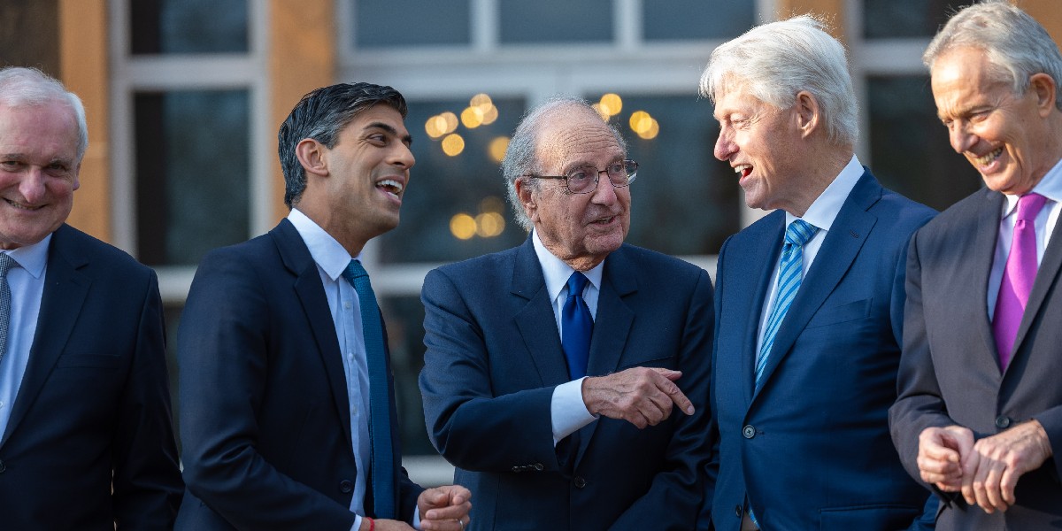 It was a pleasure to welcome key figures involved in the Good Friday Agreement back to the Castle last night for a dinner hosted by <a href="/RishiSunak/">Rishi Sunak</a>. 

📸 <a href="/10DowningStreet/">UK Prime Minister</a>