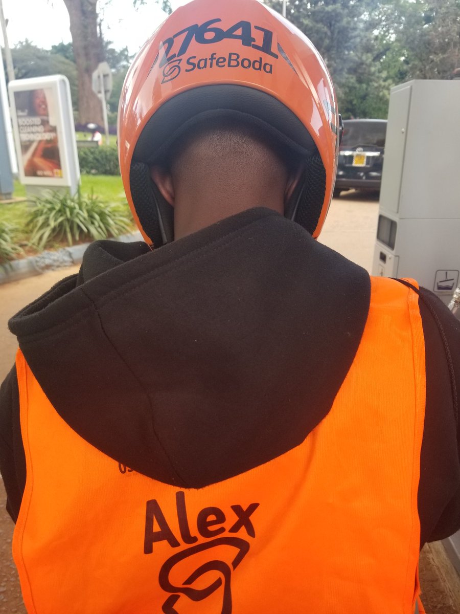 NalletHellen's tweet photo. Dear @SafeBoda normalize rewarding riders like Alex. For all the years I've used safe boda, I've never met such a clean, humble, respectful and soft spoken rider. From head to toe, Alex is clean and neat.  He needs a fuel voucher for protecting your image👌 https://t.co/w8PW0y8KJk