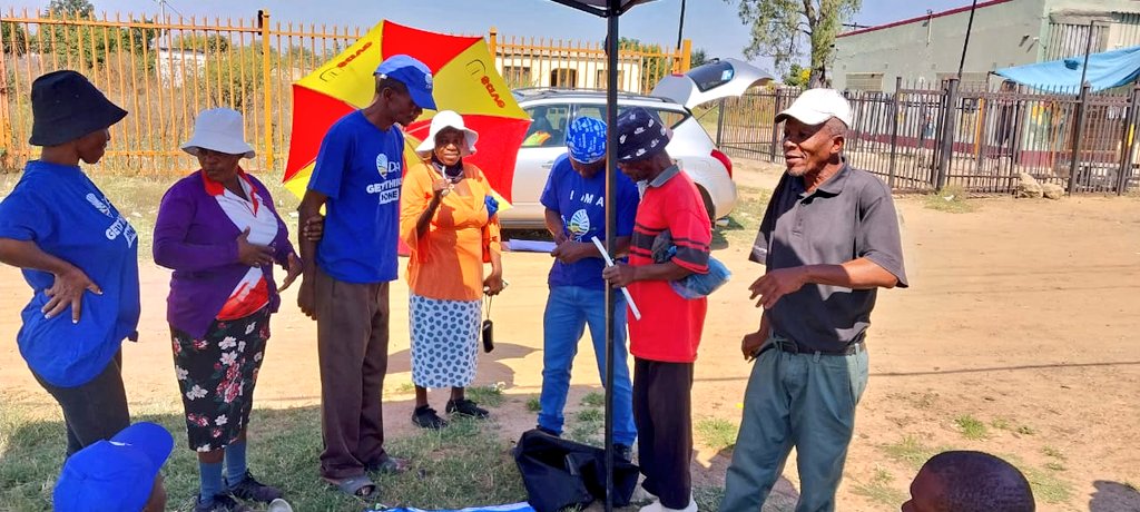 DA_Mpumalanga's tweet photo. 📑 Membership Drive, Dr JS Moroka Constituency💙
House to house, street to street, door to door siyeza!
#TheDAgetsThingsDone
Sign up to be a member of the party that Gets Things Done, the DA.
Visit https: https://t.co/DQHsZF72PS
#DAatWork #VoteDA https://t.co/cytHKBqovq