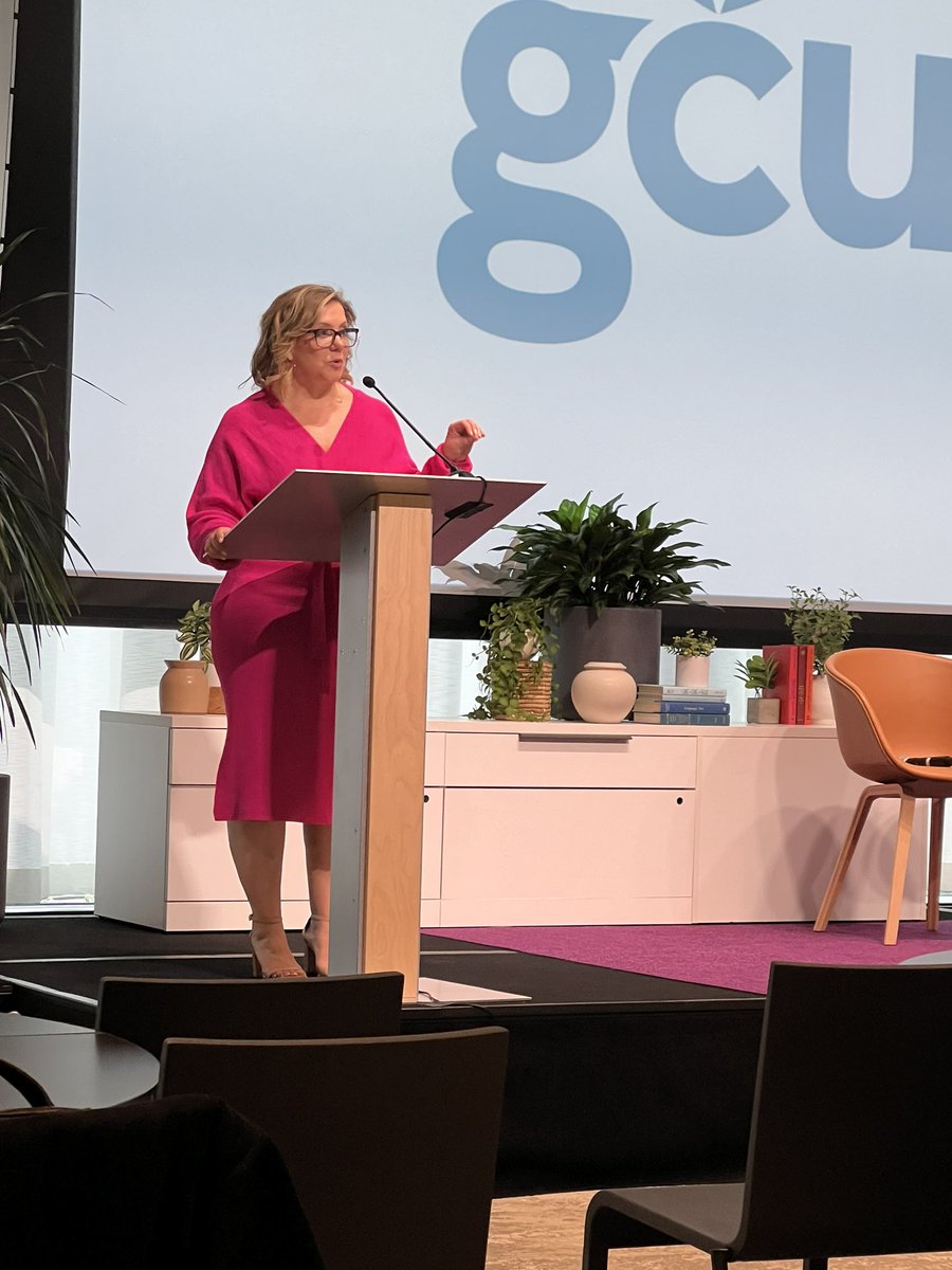 Gina Schreck tweet media