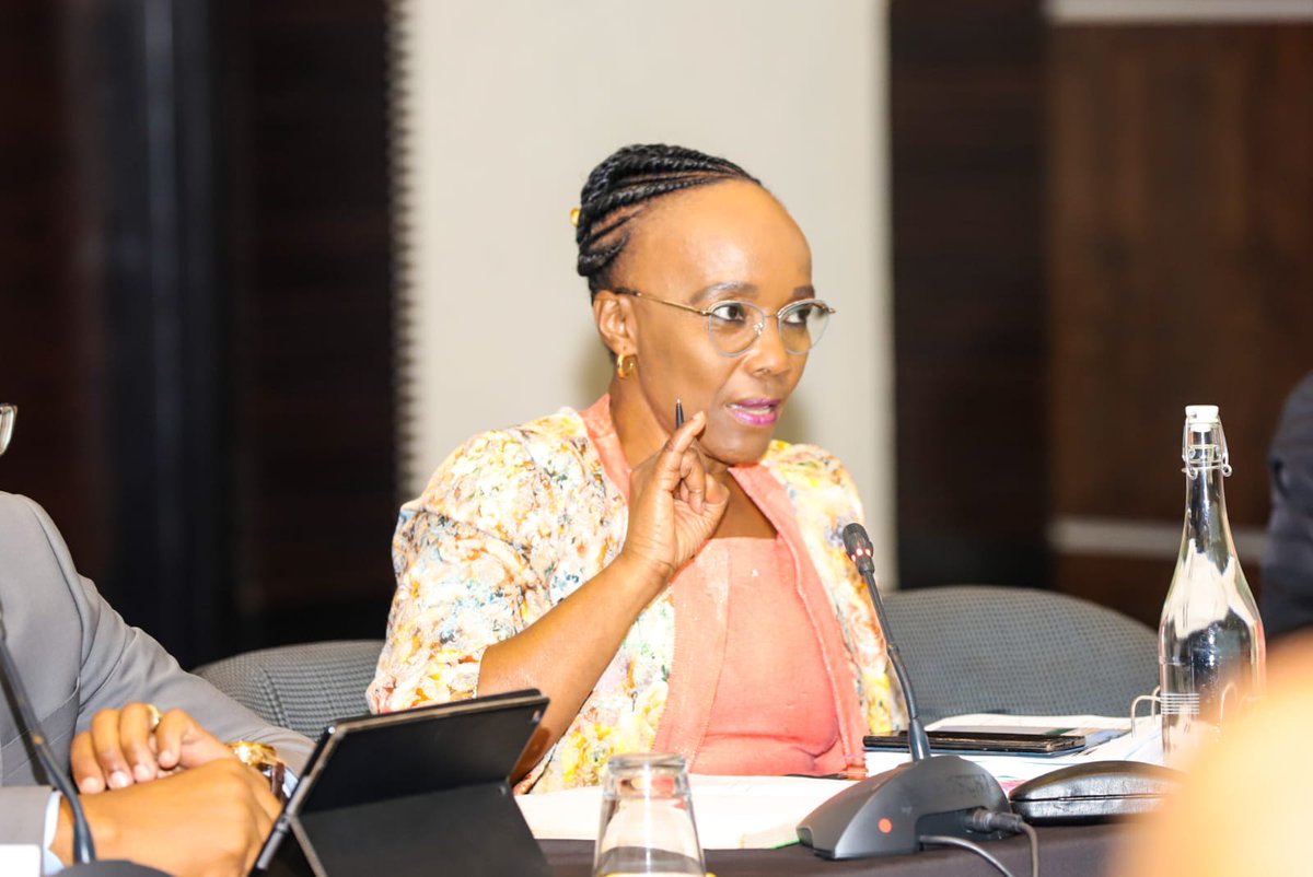 Dotransport's tweet photo. The Minister of Transport, @SindiChikunga together with the Deputy Minister of Transport Lisa Mangcu at the Transport MINMEC in Gauteng.

#MinMec

@SANRAL_za 
@GovernmentZA 
@lwaphesheya_k https://t.co/4KOOB5Ricj