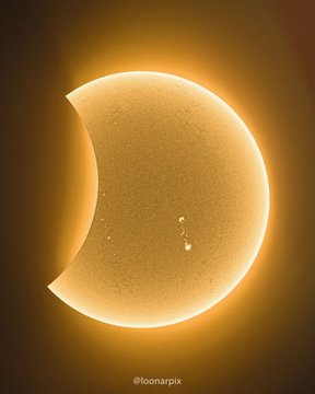 THEGOLDENVIEW88's tweet photo. #fans  all over the #world could not help but remember #MOONBIN  as they gaze upon the rare hybrid solar eclipse that graced the sky, a day after K-pop artist from the K-pop group #ASTRO  passed  away.#5YearsForBBBharatAneNenu #SivaKoratala
#fakenews #ViratKohli #gautamadani https://t.co/owYW1vBHnR