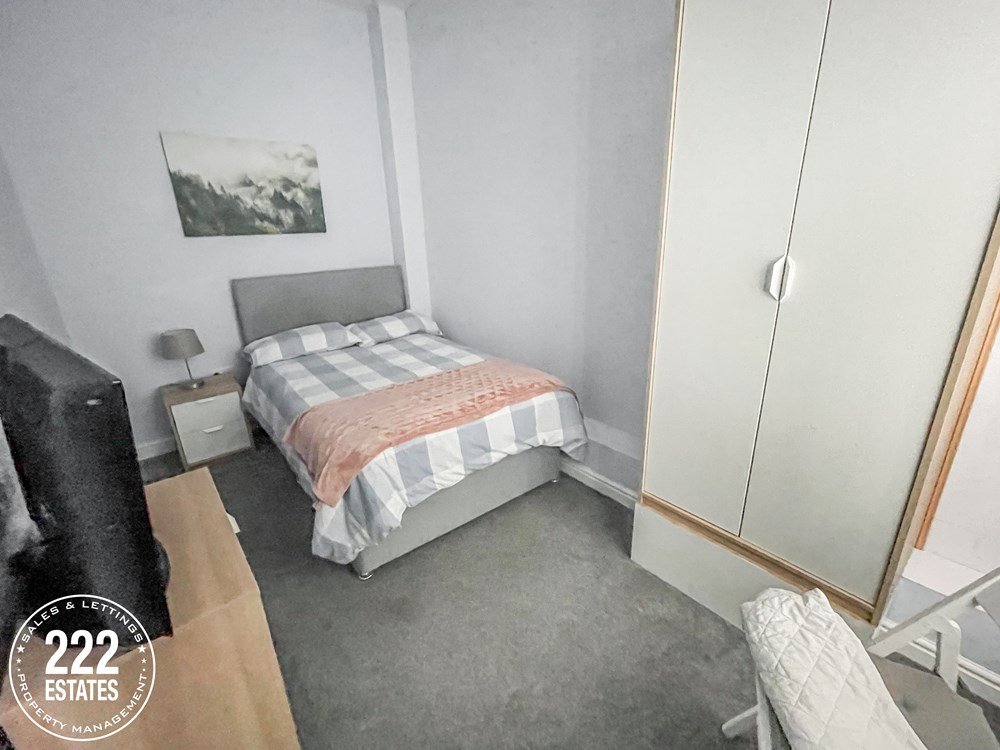 222Ltd's tweet photo. To Let - Luxury Furnished Room - Close to Widnes Town Centre. 
Two Bathrooms, Harmonious Household, Close to Widnes Town Centre, Call to arrange a viewing, Good Sized Bedrooms, Excellent Transport Links, All Bills Included - £65 per week https://t.co/TuwCVIyO1c