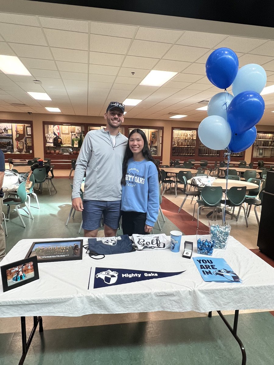 Congratulations Emma Seits on signing to play at @MightyOaksGolf