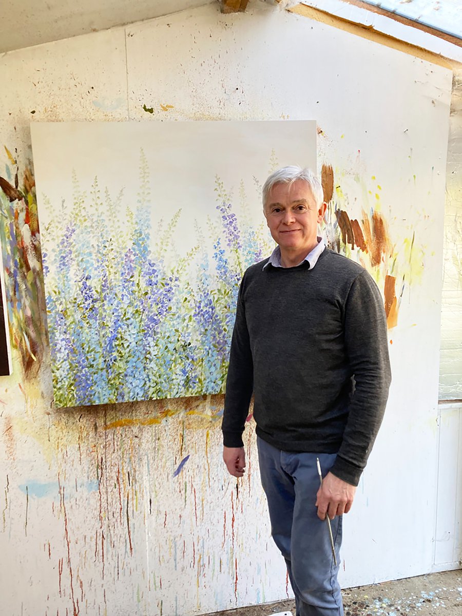 Free Artist Talk Event: Painter Fletcher Prentice. Thurs 27th April 6.30pm. Come and enjoy our new exhibition Festival of Flowers and an informal talk by this talented local artist. Book now- shorturl.at/pFKMV
#cambridge #cambridgeevent #whatsoncambridge #artist #exhibition