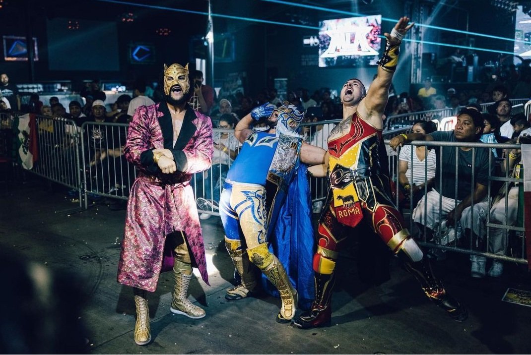 D3Roma's tweet photo. What a Great Night with the #luchahouseparty 🎉 
@gloat &amp; @LuchadorLD 🙏🏻 

🎫 @muchaluchaatl https://t.co/58yJV6ChAg