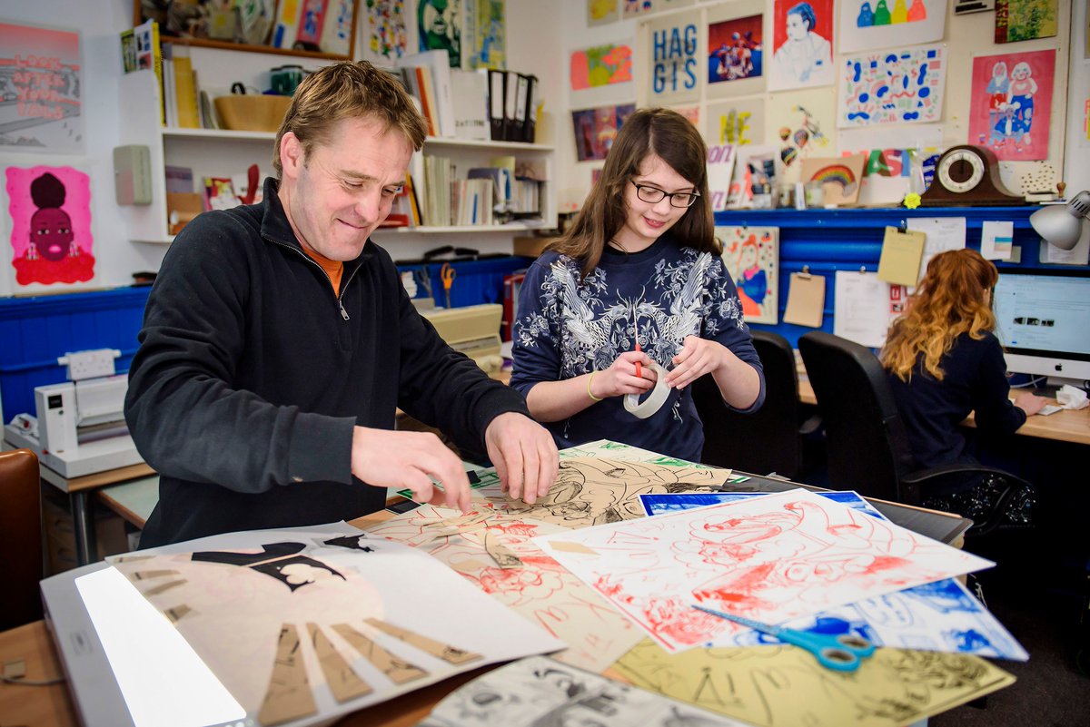 We're hiring! 📢

Passionate about writing &amp; sharing stories in the media? 🤩

Help us show the impact of #NationalLottery funding &amp; join our Comms &amp; Engagement team in Scotland.

Want to be our new comms &amp; engagement officer?
 
Then read the thread below to find out more. 🧵⬇️