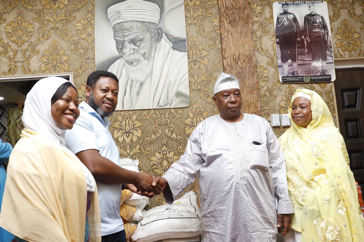 MTNGhana's tweet image. We are excited to share the heartwarming story of our donation to the National Chief Imam . Our mission is to celebrate generosity, foster unity, and support our communities.  This donation symbolizes gratitude to the Imam and the community he serves.
#GoodTogether #MTNGhana